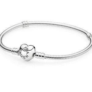 New Pandora Heart Clasp Bracelet / Pandora Charms